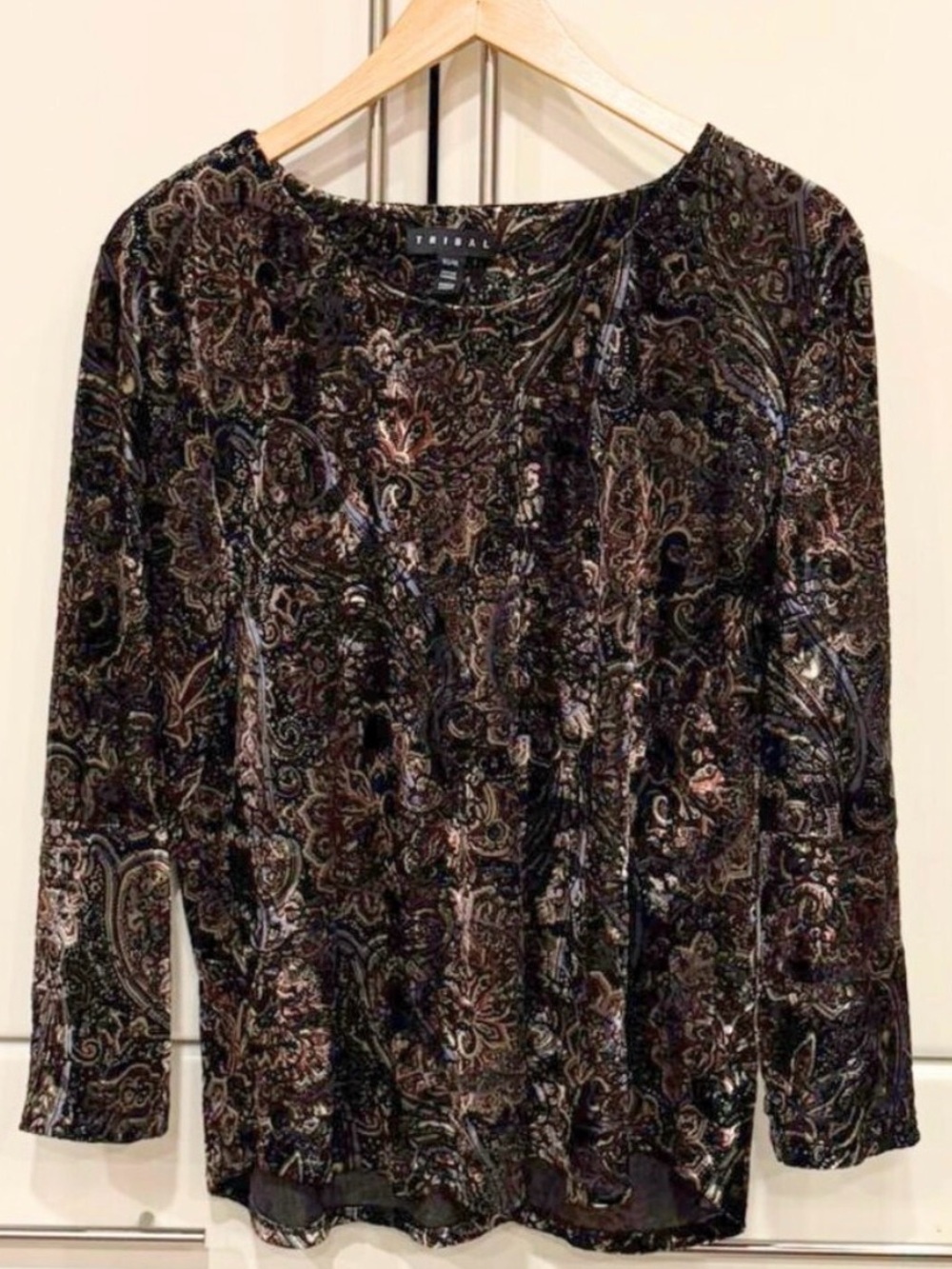 Tribal Black Multi Color 3/4 Sleeve Size XL